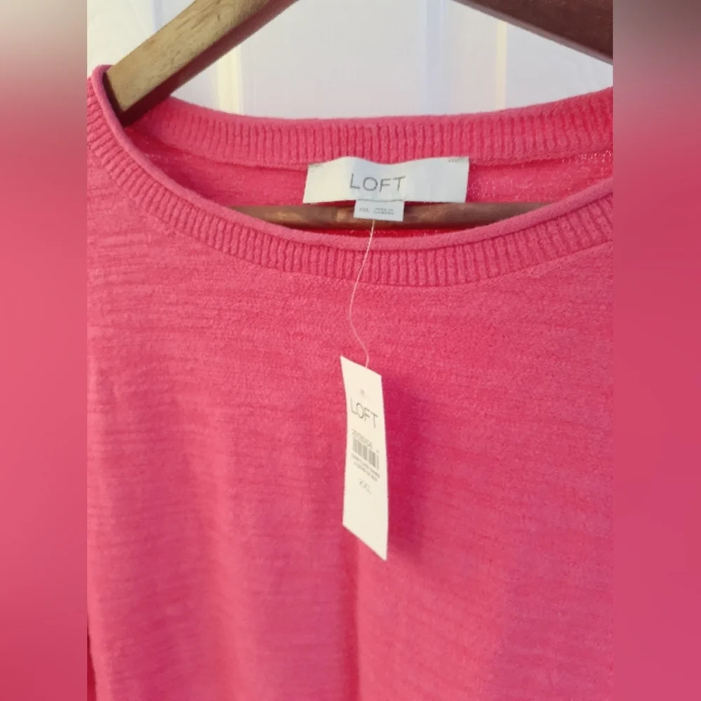 π©·ποΈ 2 for 1: ENDS SUNDAY! LOFT Fuchsia Knit Sweater - Picture 1 of 6